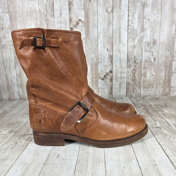 FRYE‎ Women's Engineer Boots Cognac Brown Leather Buckle Moto Biker Size 8